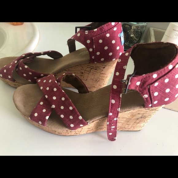 Red/White with Cork Polka Dot TOMS - Picture 6 of 8